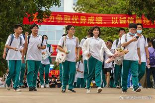 图片报：多特连续6场不胜球员赛后遭嘘，瓦茨克比赛中提前离场